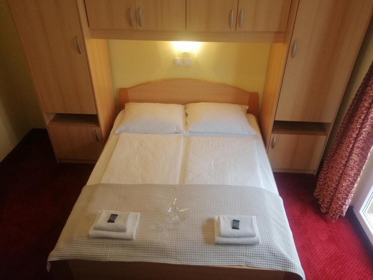 Apartmani Simon Lopar Cameră foto