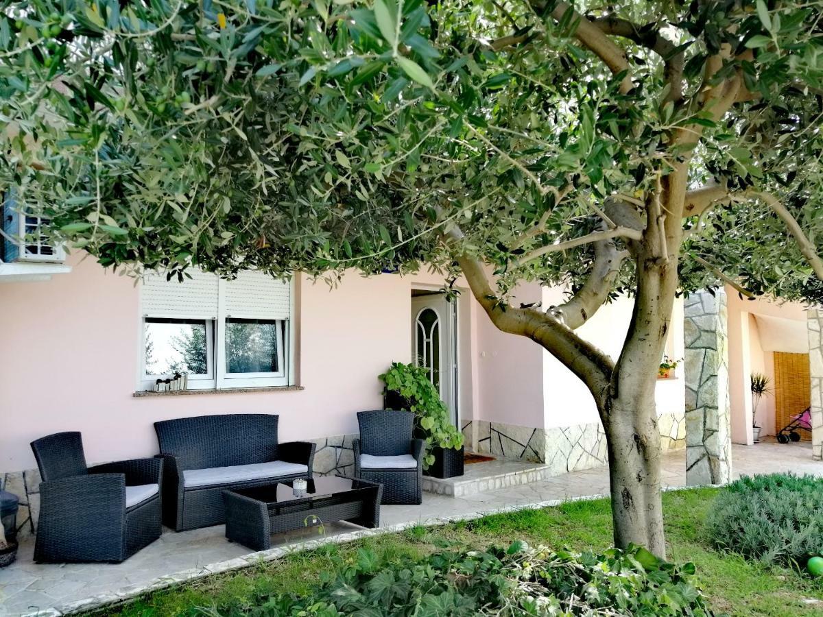 Apartmani Simon Lopar Exterior foto