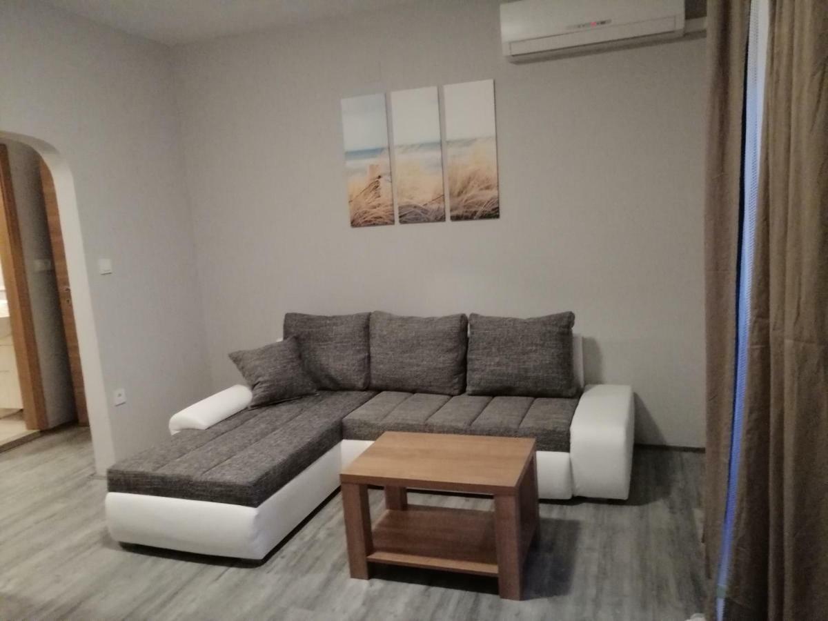 Apartmani Simon Lopar Exterior foto